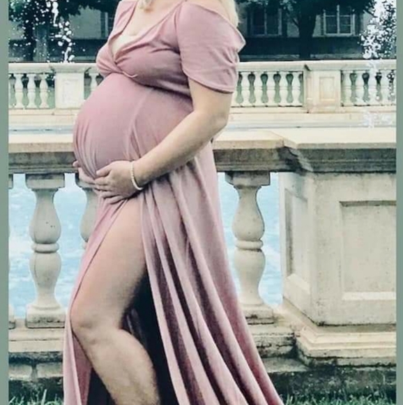 Pink flowing Maternity dress. Size 8 - Picture 2 of 5